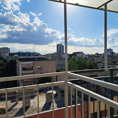 Stan Na Dan Centar Appartement