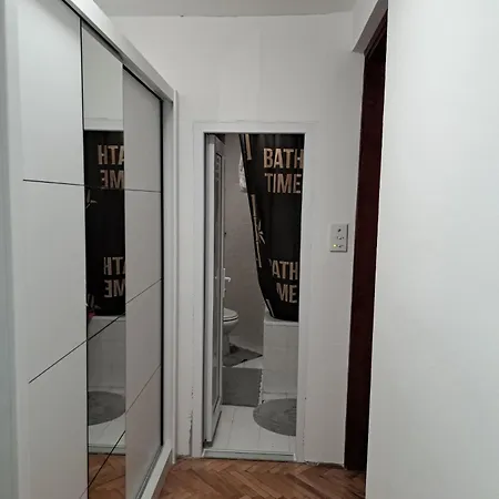 Stan Na Dan Centar Appartement